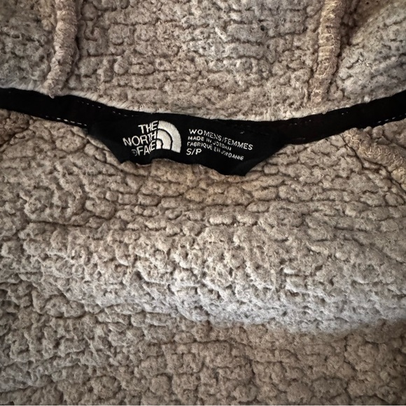 The North Face women’s light mauve fuzzy Sherpa hoodie zip jacket Sz S - Picture 7 of 7